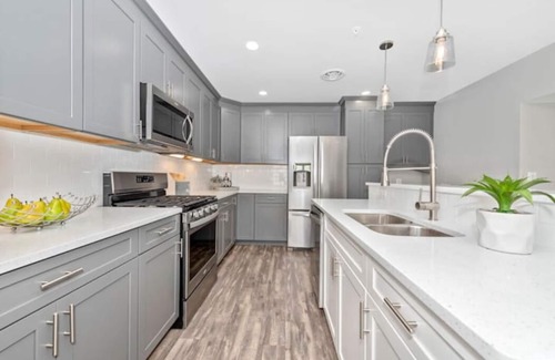 Downtown House | *Luxury Condo In Downtown Frederick*