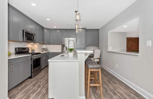 Downtown House | *Luxury Condo In Downtown Frederick*