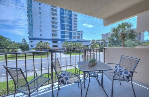 Myrtle Beach Condo | Luxury Condo in Myrtle Beach-Unit 2H (OVT12H)