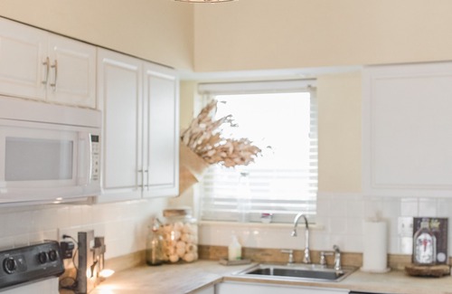 Mount Adams Condo | Luxury condo in vacation town of Mt Adams. Feels like your living in Europe!