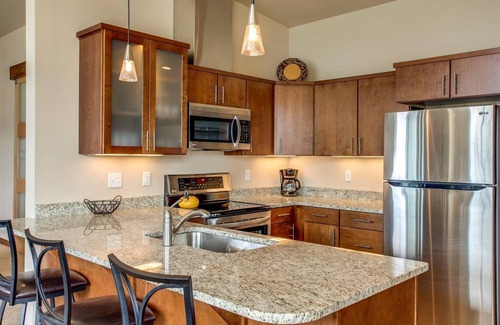 Manson Condo | Luxury Condo/Incredible Views Pool/Spas