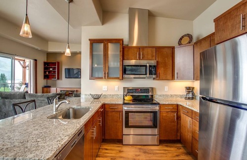 Manson Condo | Luxury Condo/Incredible Views Pool/Spas