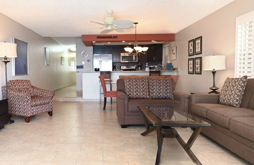 Seven Mile Beach Condo | Luxury Condo on 7 Mile Beach - Discovery Point #10 - May to November Specials!
