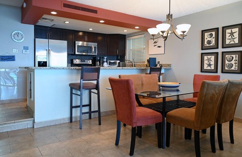 Seven Mile Beach Condo | Luxury Condo on 7 Mile Beach - Discovery Point #10 - May to November Specials!
