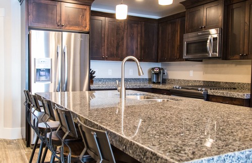 Park City House | Luxury Condo Park City- Private Hot Tub, Near Ski Resorts, bike trails, & golf.