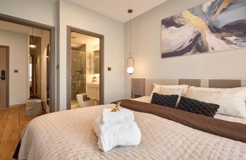 Chang Khlan Apartment | Luxury Condo, Roof top Pool, Full facilities