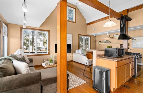 St. Louis County Condo | Luxury Condo w/Beach Access | Dragestil 723-1