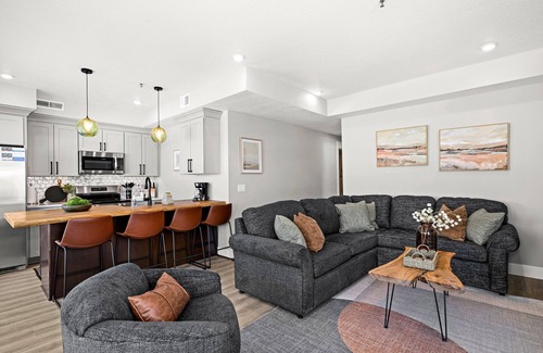 St. Louis County Condo | Luxury Condo w/Beach Access | Dragestil 717-2