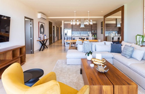 El Tezal Apartment | Luxury condo w/ stunning views