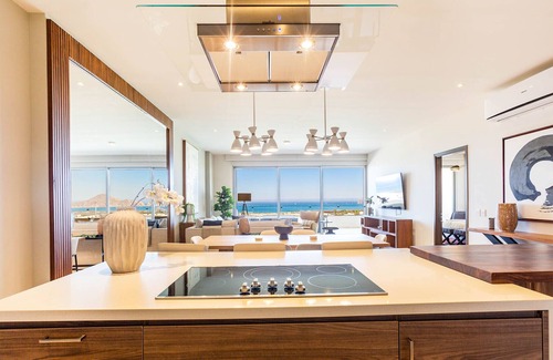 El Tezal Apartment | Luxury condo w/ stunning views