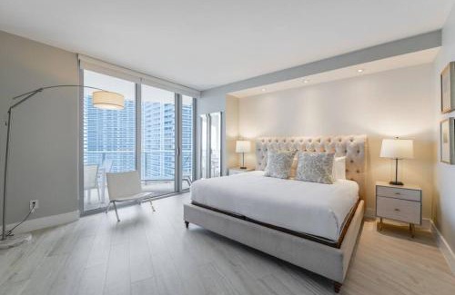 Hollywood South Central Beach Apartment | Luxury Condo with Oceanfront View in Hollywood