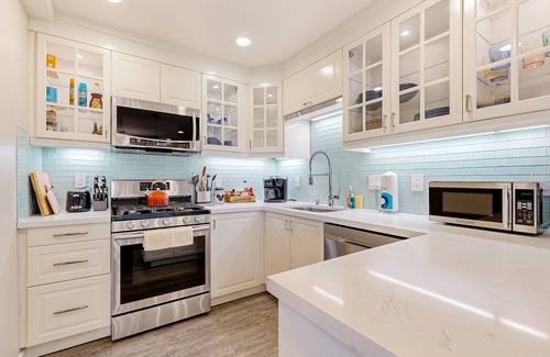 Hermosa Village Condo | Luxury Condo with Private Patio, Fire Pit & Grill | Walk to Disneyland