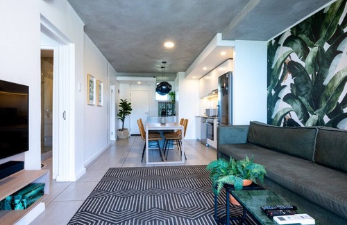 Hillhead Apartment | Luxury Coral Point W106 Two Bed