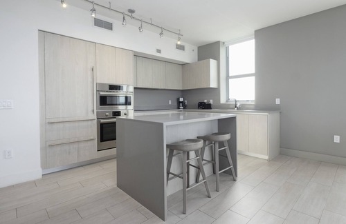Hollywood South Central Beach Apartment | Luxury corner 2 BR unit w amazing views