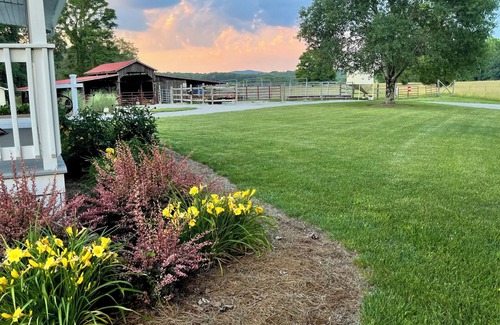 Spencer Cottage | Luxury Cottage Escape Near Fall Creek Falls Park