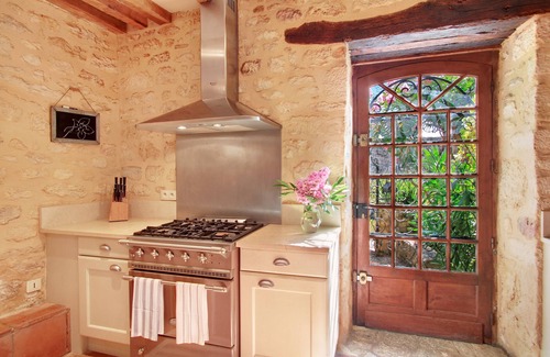 Beynac-et-Cazenac House | Luxury Cottage Next to Medieval Castle with Stunning Valley Views!