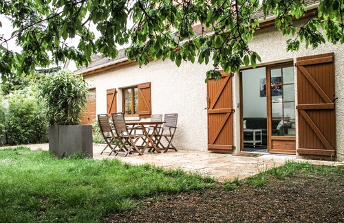 Champs-sur-Marne Cottage | Luxury cottage facing Champs /Marne castle 20 minutes from Paris and Disneyland