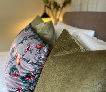 Bangor Apartment | Luxury Cottage in Tregarth, Bethesda, Snowdonia