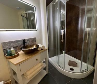 Bangor Apartment | Luxury Cottage in Tregarth, Bethesda, Snowdonia