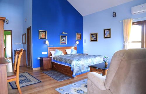 Anachal House | Luxury cottages with beautiful mountain view