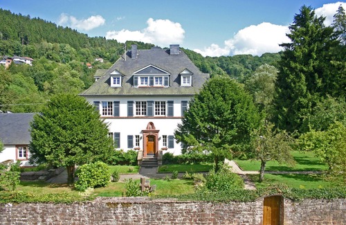 Malberg Villa | Luxury country house with whirlpool, saunas, billiards and cinema in a beautiful area
