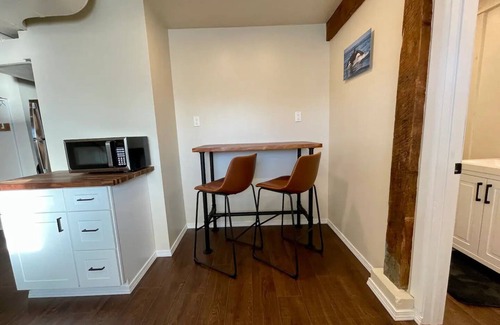 Ketchikan Apartment | Luxury Craftsman Downtown Lodgingnn