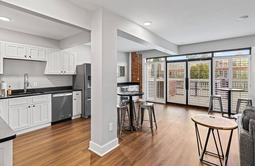 Auburn Apartment | LUXURY CUSTOM Penthouse in the CENTER of Downtown Auburn