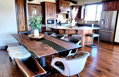 Park City House | Luxury Deer Valley East Retreat with Stunning Lake Views - 1.5 miles from slopes