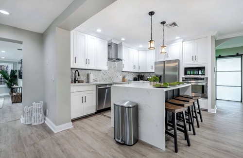 Delray Beach House | Luxury Delray Beach 4/3 Heated Pool & Spa Home - 2 King Masters