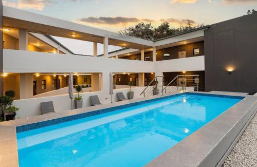 George Central Apartment | Luxury Deluxe 106 The Meadows