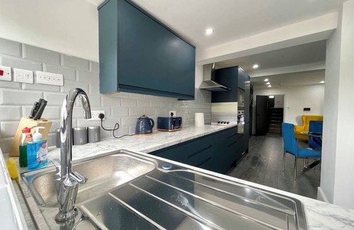 Harringay House | Luxury Deluxe Double Room In Guest House | Vibrant London