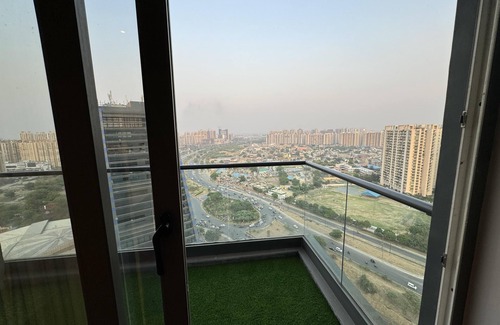 Greater Noida Apartment | Luxury Deluxe suite by Gt Studios