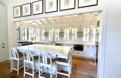 Seaside Cottage | Luxury, Designer Home. Seaside, FL. Next To Chapel, Walk To Beach + 2 Bikes!