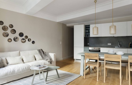 Old Town Apartment | Luxury designer apartment with balcony in Nice's Old Town - 4 min walk to beach!