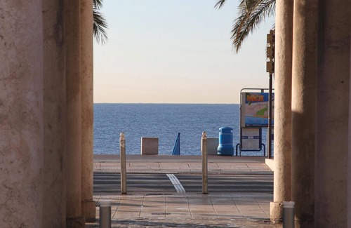 Old Town Apartment | Luxury designer apartment with balcony in Nice's Old Town - 4 min walk to beach!