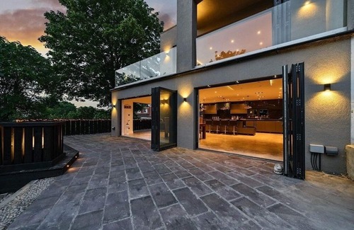 Belvedere Villa | Luxury Designer Villa with hot tub and sauna