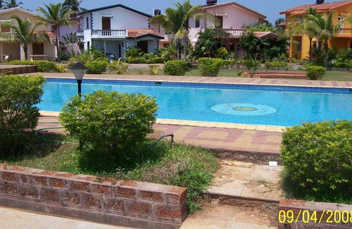 Varca House | Luxury Detached 1 Bedroom Poolside Beach Bungalow