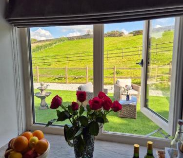 Belper House | Luxury Detached Peak District Stone Barn - Dog Friendly - Rural Walkers Paradise