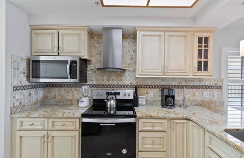 Madeira Beach Condo | Luxury Direct Beachfront Views - Crimson #201