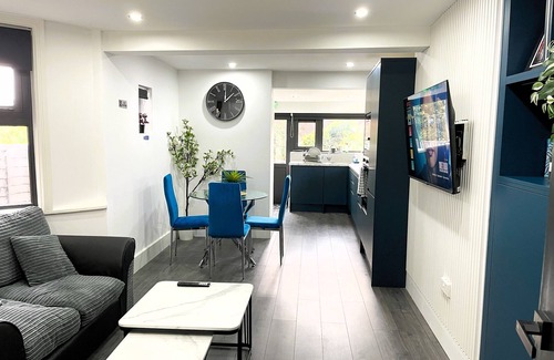 Harringay Ladder House | Luxury Double Room In Guest House | Vibrant London