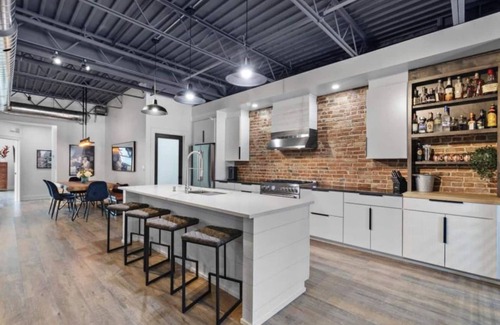 Kansas City Condo | LUXURY Downtown Penthouse & Private Rooftop Deck