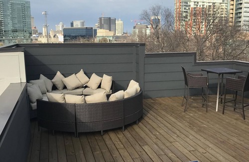 Edgehill House | Luxury Downtown - Super Pad - Grand Skyline Views