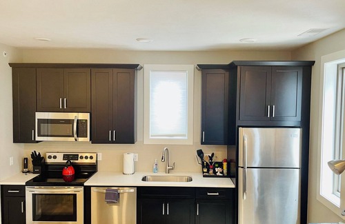 Traverse City Condo | LUXURY DOWNTOWN TRAVERSE CITY CONDO- CAPRI 1- NEW KING BED