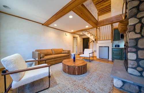 Windham Condo | LUXURY DUPLEX SUITE WITH JACUZZI