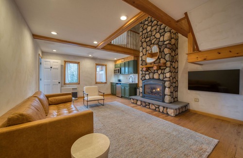 Windham Condo | LUXURY DUPLEX SUITE WITH JACUZZI