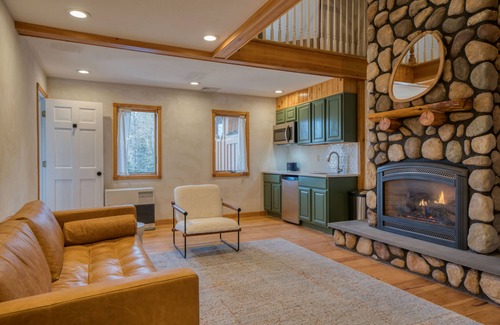 Windham Condo | LUXURY DUPLEX SUITE WITH JACUZZI