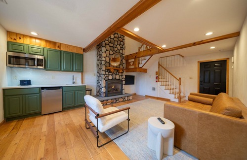 Windham Condo | LUXURY DUPLEX SUITE WITH JACUZZI