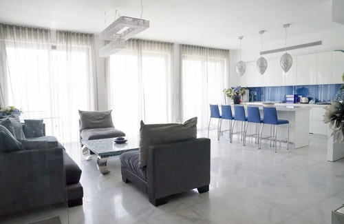 Jaffa Apartment | LUXURY DUPLEX WITH GARDEN AND TERRACE NEAR THE SEA, FREE WIFI