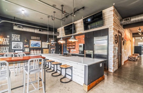 Downtown San Antonio Apartment | Luxury Eclectic Riverwalk Retreat|King Bed|Pool