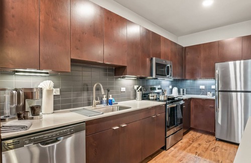 Downtown San Antonio Apartment | Luxury Eclectic Riverwalk Retreat|King Bed|Pool